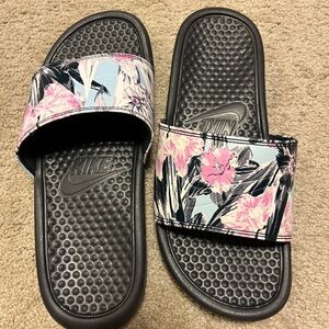 Nike slides, women’s size 7.